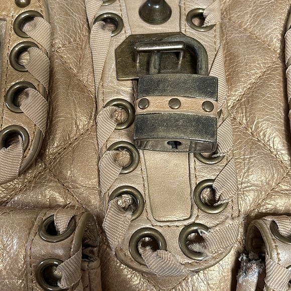 HTF Vintage BETSEY JOHNSON 💛🔐Gold Quilted Leather Padlock Bag - Picture 5 of 16
